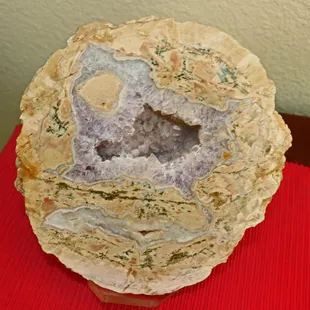 Amethyst geode from Mine d'agates du Mont Lyall, Quebec, Canada. Large specimen, about 10" across.
