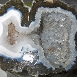 Inside jointed twin geodes with interesting crystallization inside