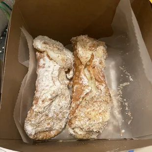 Cannoli anyone?