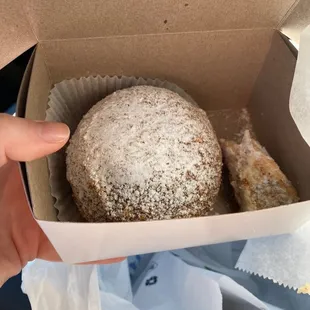 Cannoli donut