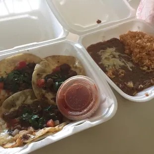 Trini's Street Tacos dinner