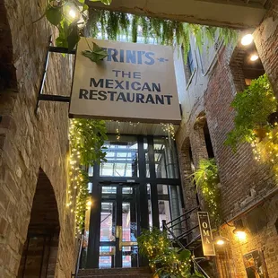 Stairway from street to restaurant.