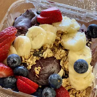 Açaí Bowl with honey