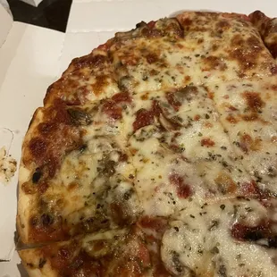 medium mushroom pizza