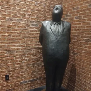 Reminds me of Hitchcock