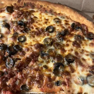Ordered a pizza with two toppings and extra cheese. Both my bread sticks and the pizza were burnt and rock hard. Couldn&apos;t even eat either.