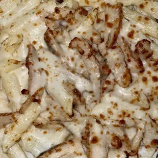 Chicken Alfredo Pasta comes with garlic bread