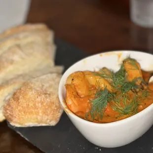 Shrimp with PERFECTLY baked baguettes