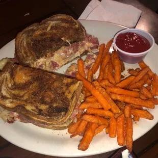 TRIO Rueben sandwich  Sweet potato fries