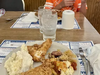 Meridy's Restaurant and Lounge