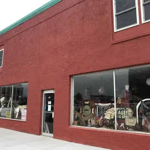 Open by appointment or chance. Call 402 239 2799 ahead.