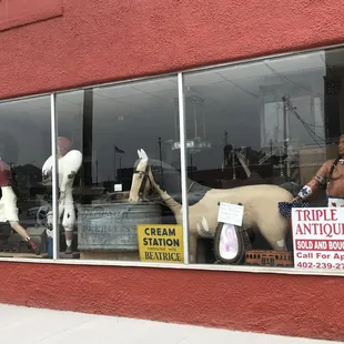 Open by appointment or chance. Call 402 239 2799 ahead.