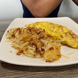 Omelette and hash browns
