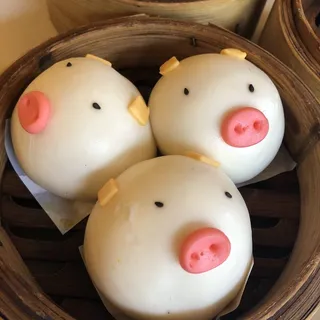 Piggy Custard Bun