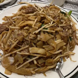 Stir Fried Beef Chow Mein or Rice Noodles