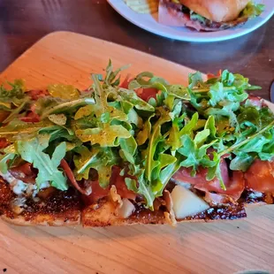 Prosciutto, Fig Butter, Gorgonzola &amp; Arugula Flatbread