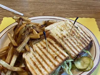 Lorie's Wildridge Restaurant