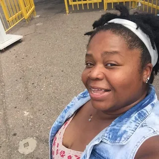 Elle B.