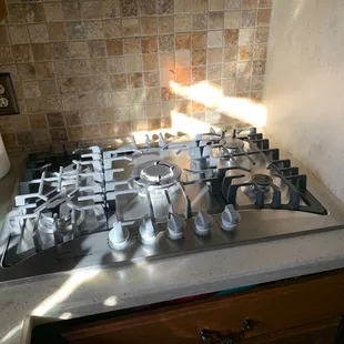 New gas counter cook top