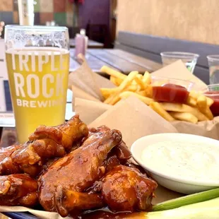 BBW Chicken wings, French Fries, Citrus Bird, Session Pale Ale, 4.4%