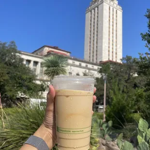 ig: @whatsviveating  |  vanilla spice latte with lavender