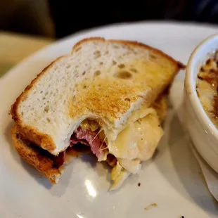 Oct 2022: 1/2 Ruben w/ a bowl of soup. $8.99 excellent