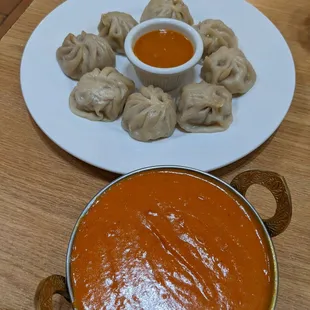 Chicken Momos, Tikka masala sauce