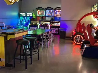 EinStein's Pub & Arcade