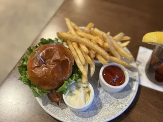 RJ's American Grill