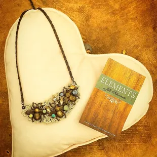 we lve @elementsjillschwartz and her beautiful jewelry creations‼