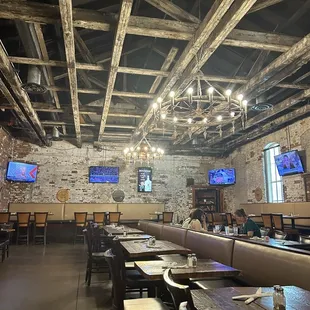 sushi and sashimi, interior