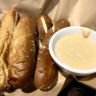 Louie's Signature Beer Cheese