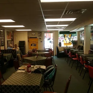 A rare moment when restaurant is slow. A minute later, 5 people arrived.