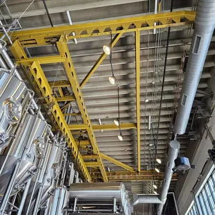 The original crane is still above.