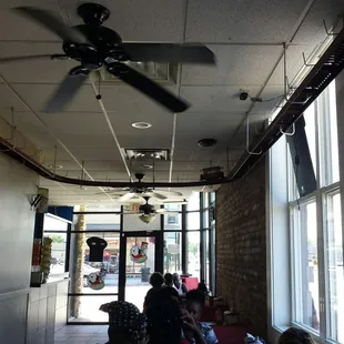 Note the sorry old trolley upper right corner.