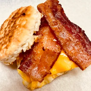 a bacon and egg biscuit sandwich