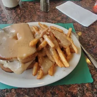 Hot turkey sandwich w fries and gravy