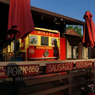 the outside of the restaurant