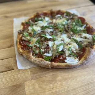 Small Deluxe Pizza