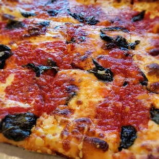 Grandma Pizza - nice and close, so you can almost taste it. NOW GO GET ONE!