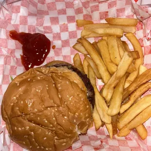 Cheeseburger &amp; fries