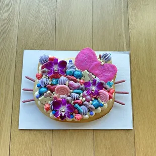 Hello kitty shaped cake