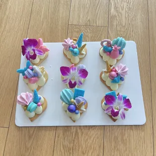 Nine mini hearts, Unicorn colors scheme