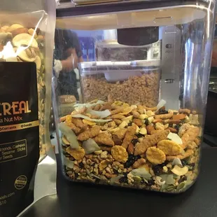 Cereal mix (optional topping)