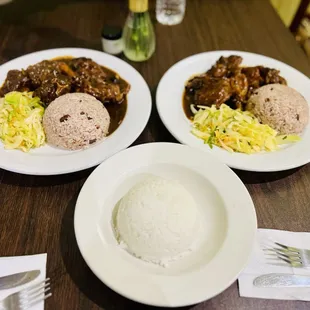 Brown Stew Chicken (Large) and Oxtails Dinner With A Side Of White Rice.