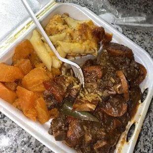 Small oxtails, Mac n cheese, yams
