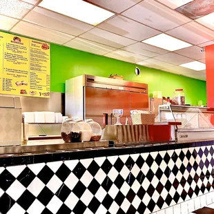 the interior of a fast food restaurant