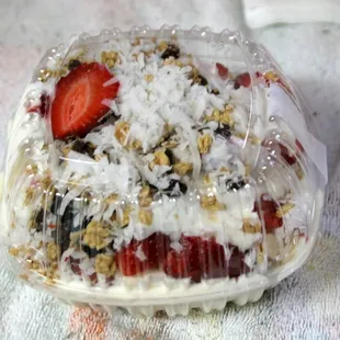 El Bionico with strawberry, raisin, nuts, and yogurt