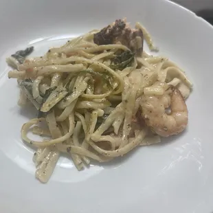 Seafood and shrimp Alfredo