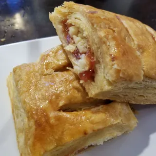Pastelitos de Guayaba y Queso (3 Count)